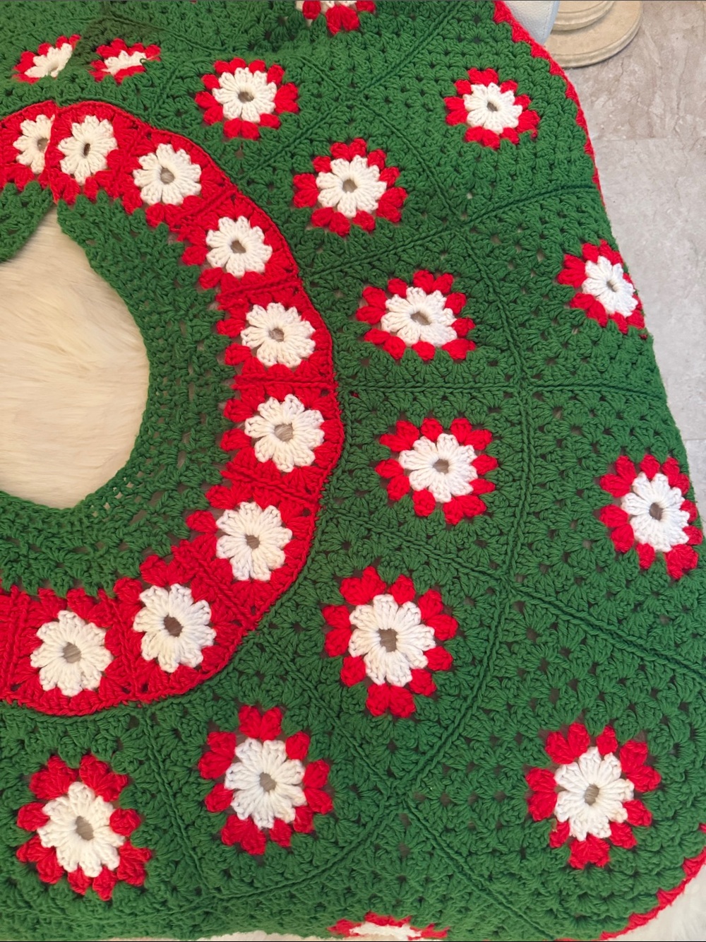 Vintage Crocheted Christmas Tree  Skirt Granny square 2-piece - Picture 4 of 9